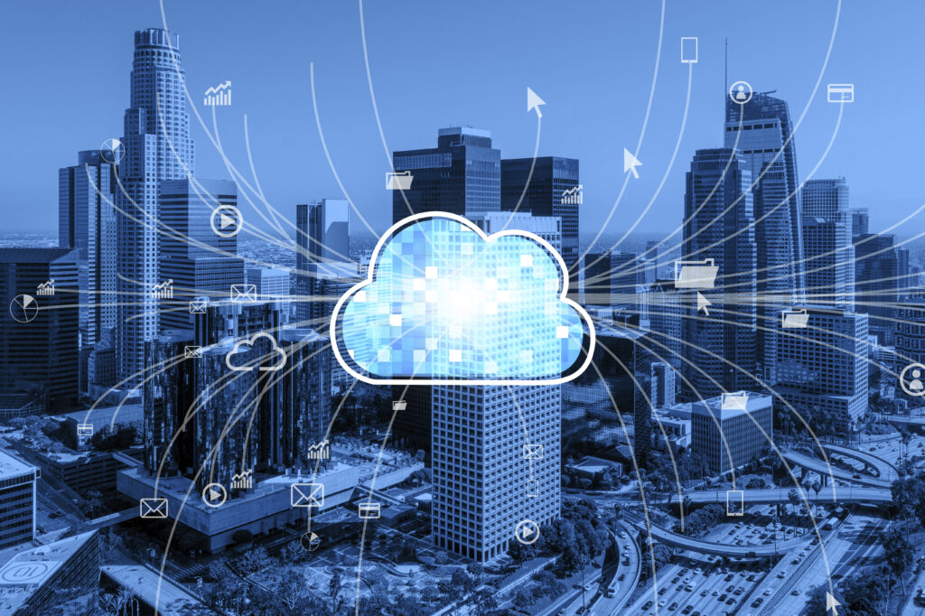 Uma imagem com fundo azul, uma nuvem com várias ligações conectando-se a funcionalidades tecnológicas.