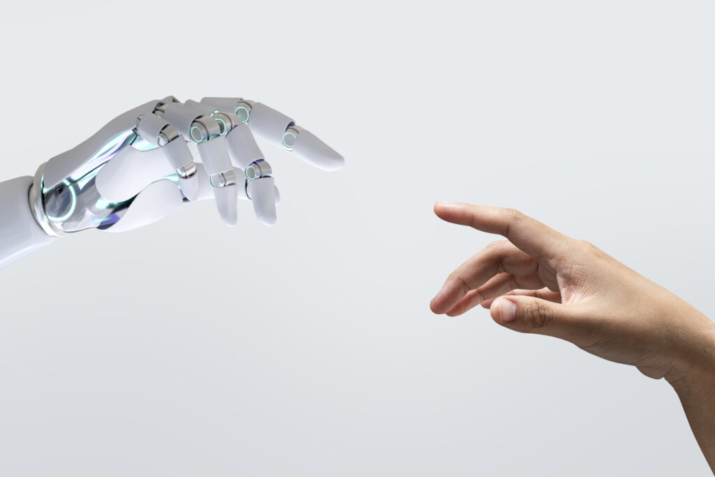 A integração entre o toque humano e o uso da inteligência artificial no atendimento.